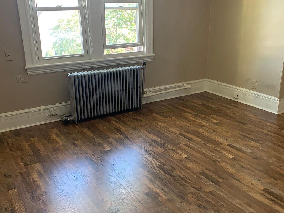 1st image of 140 Rich Ave Floor 3