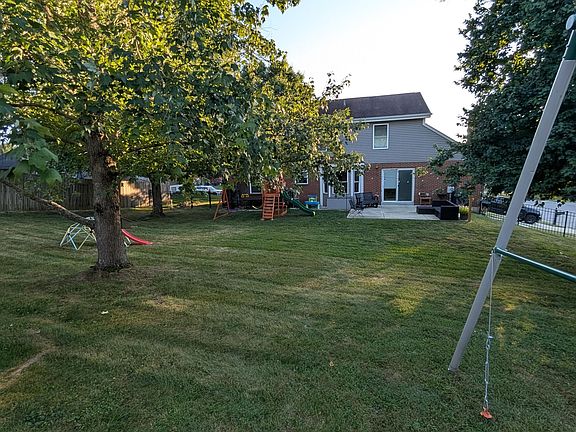 3rd image of 10530 Cheshire Ridge Dr