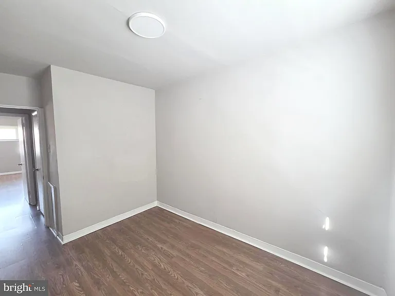 1461 Lardner St — Photo 15