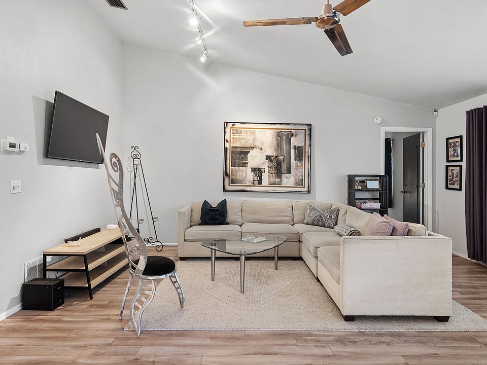 1st image of 5013 Barrington Cir