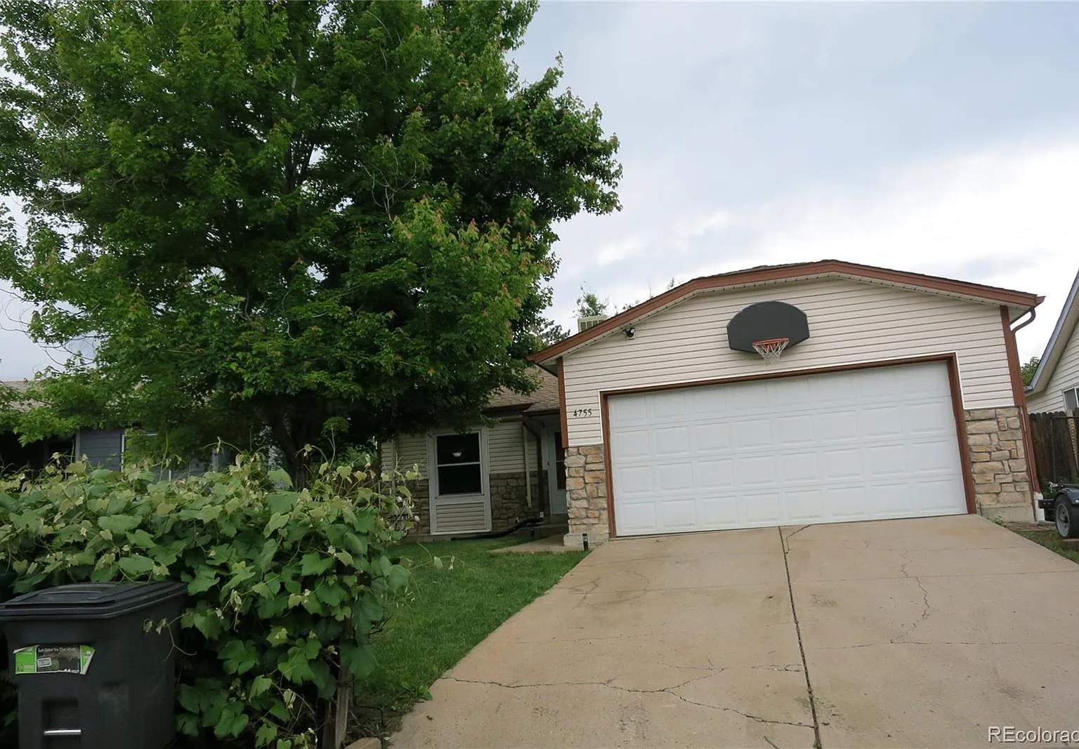 4 bed, 2.0 bath, 1268 sqft, $2,795 — Photo 1