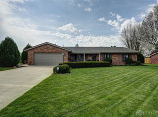154 Royal Oaks Dr, Greenville, OH 45331