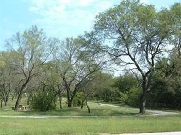 Cimmarron Trl Unit 5, Bridgeport, TX 76426