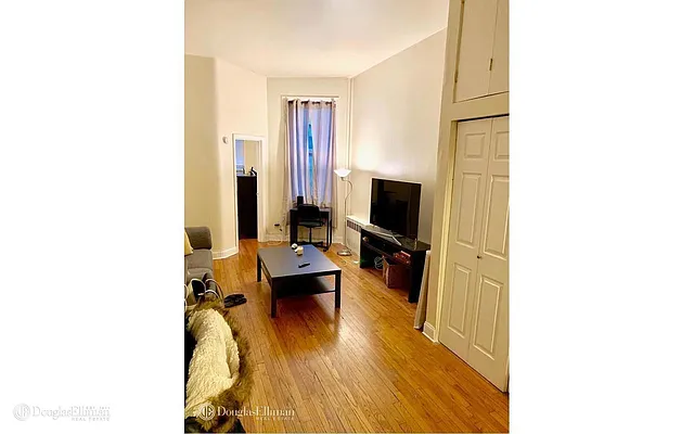 Rented by Douglas Elliman | media 15