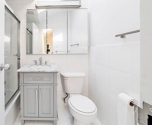 5th image of 970 Lexington Ave #2