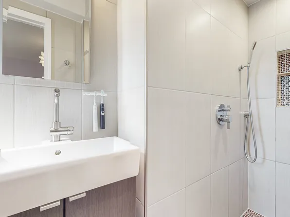 143-50 Hoover Avenue image 21 of 30