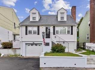 42 Dell St, Sleepy Hollow, NY 10591