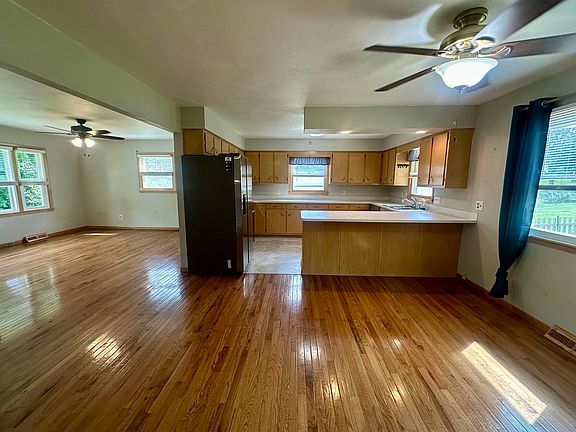 3rd image of 103 Moorland Dr