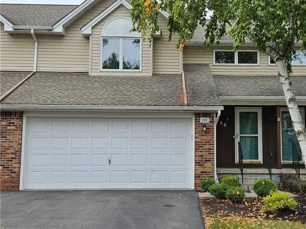 88 Northwood Dr, Depew, NY 14043