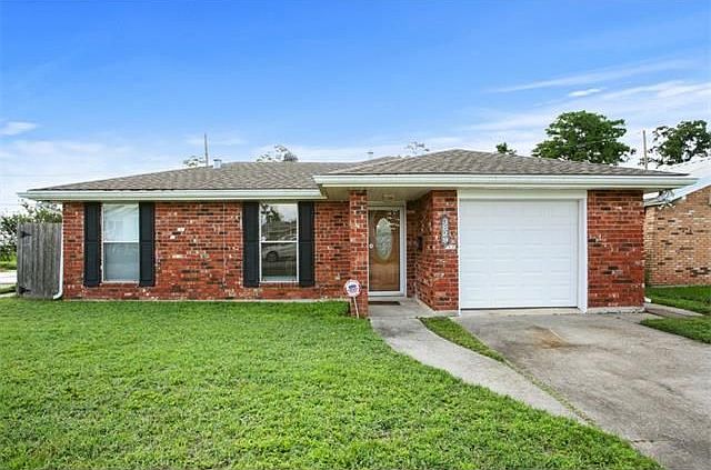 1st image of 3829 Plaza Dr