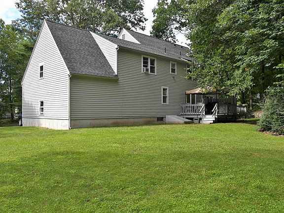 2nd image of 95R Kingsbury St #95R