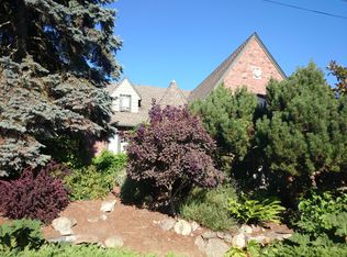 3700 SW Prescott Pl, Seattle, WA 98126