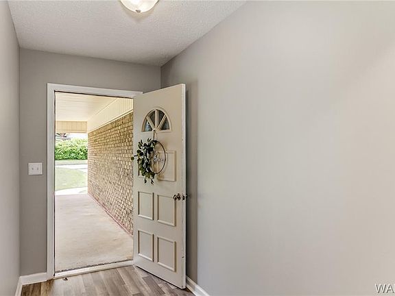 2nd image of 1220 Manora Estates Ln