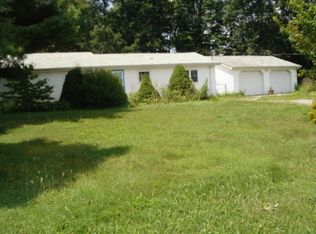 979 Springfield Church Rd, Grove City, PA 16127