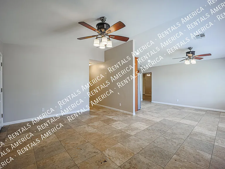 771 E Laredo St — Photo 18