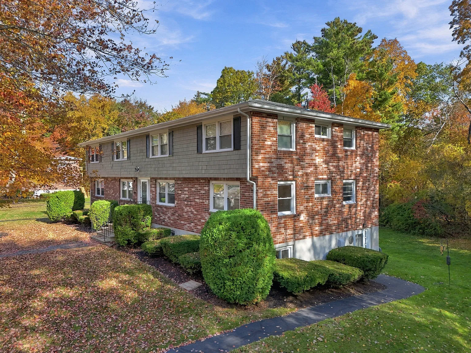 4 Greenleaf Dr — Photo 4