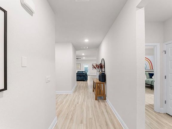 4th image of 124 Walkabout Ct