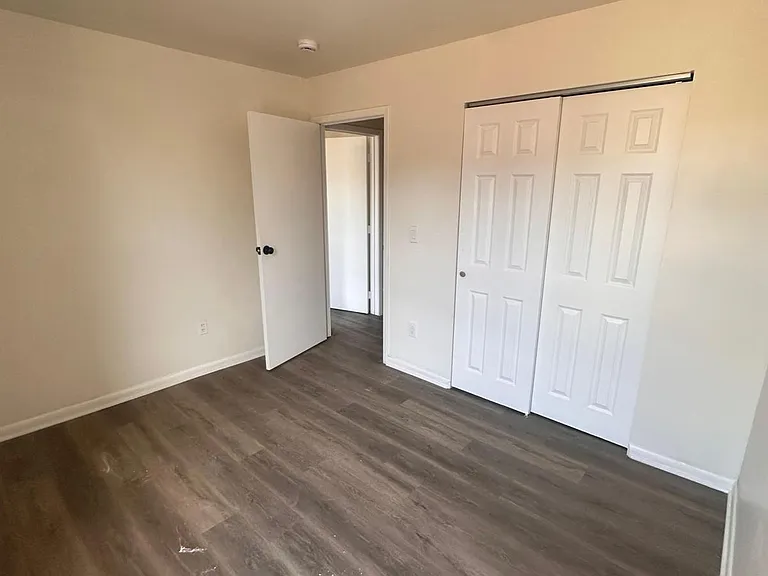 16 Bergen Ave #4 — Photo 4