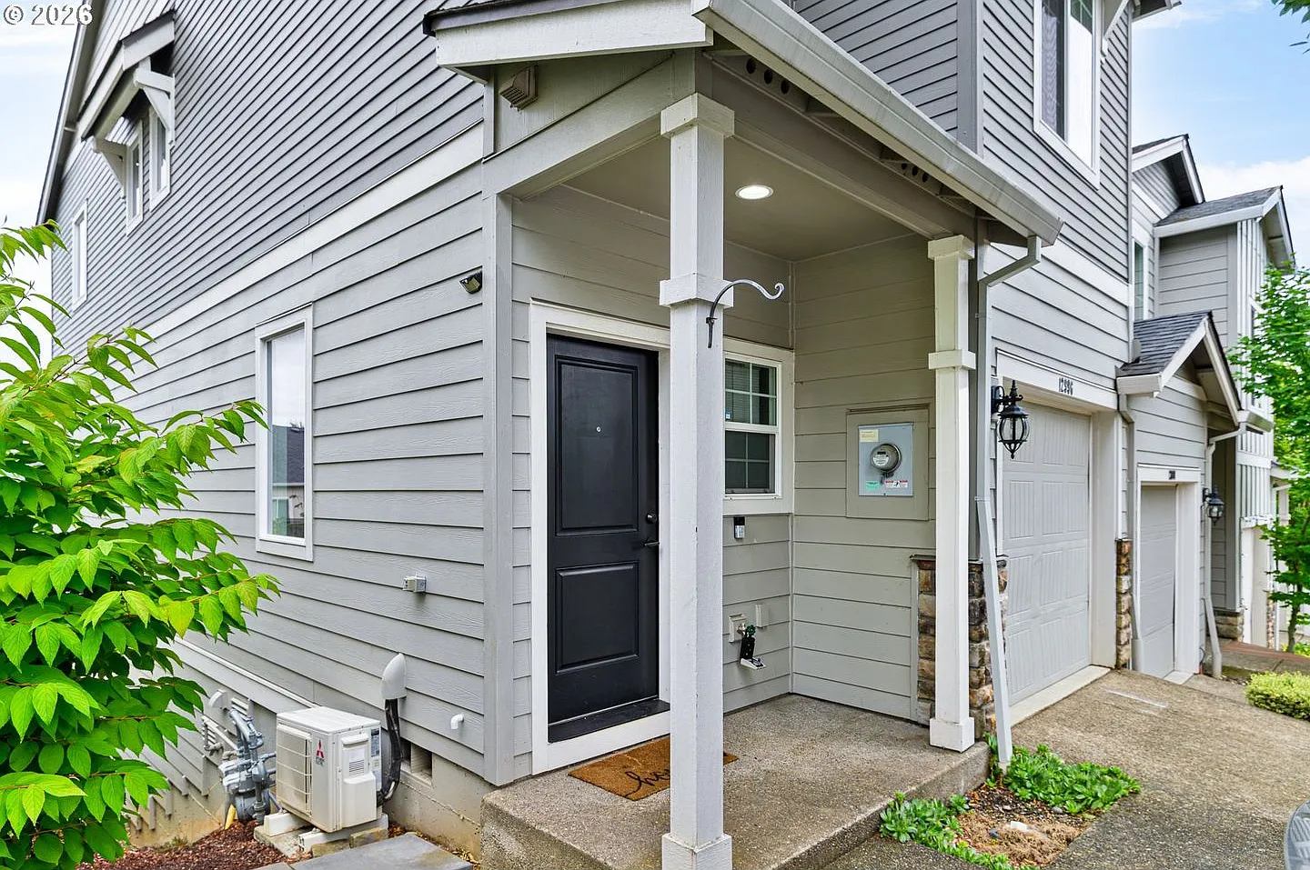 Beautiful 4-Bedroom End-Unit Townhome in the Heart of Happy Valley with Two Living Areas, Private... — Photo 2