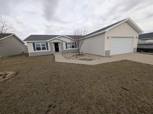 135 Adeline Dr, Stanley, ND 58784
