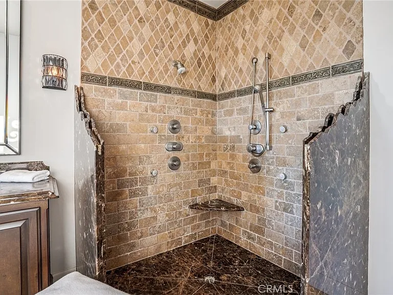 215 S Poinsettia Ave — Photo 23