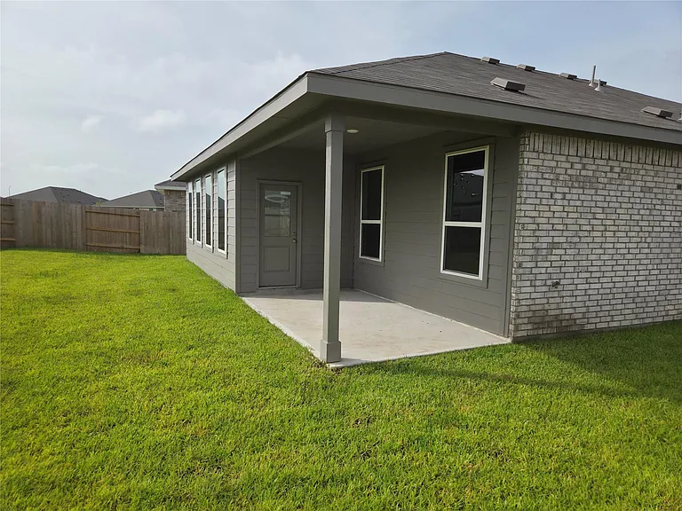 6511 Silver Emperor Ln — Photo 34
