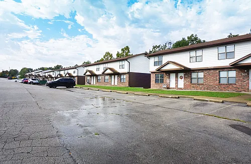 111 Carter St Photo 1