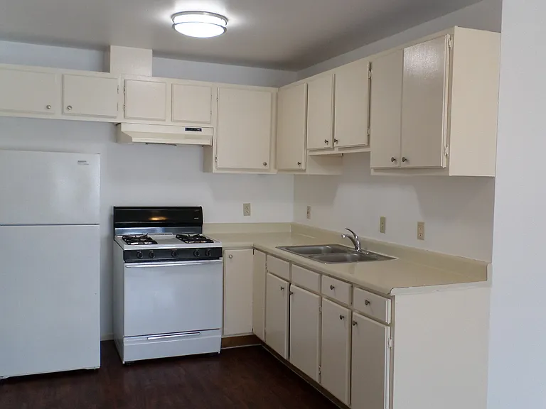 5271 Huntington Dr N #A — Photo 9
