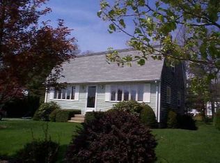 85 Carolyn Dr, West Warwick, RI 02893