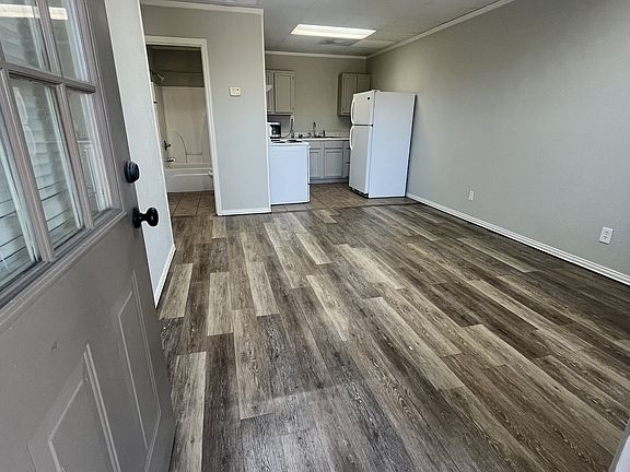 3rd image of 124 N 2nd St #10629474