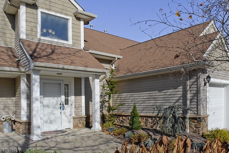 1st image of 19 Bourne Circle