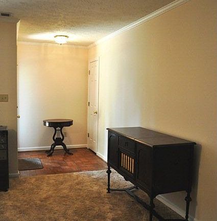 Entry/Foyer