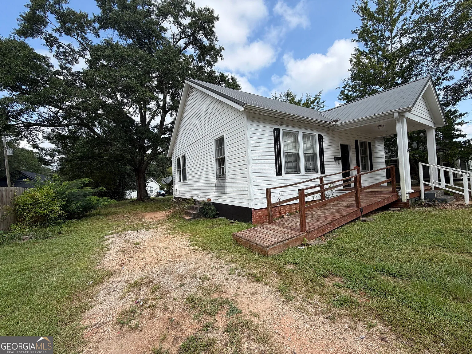 2 bed, 1.0 bath, 960 sqft, $1,250 — Photo 2