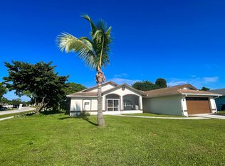 1501 Senior Ct, Lehigh Acres, FL 33971