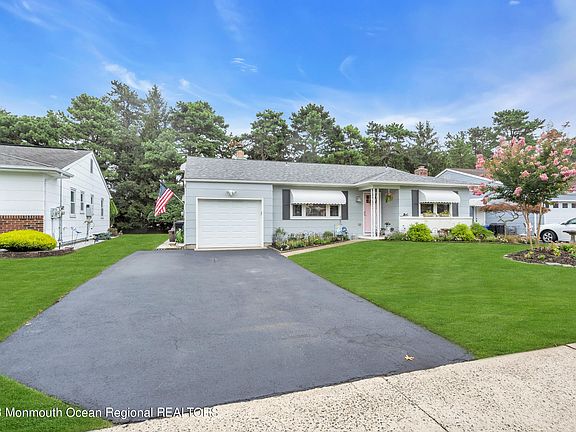 5th image of 26 Beaverbrook Drive