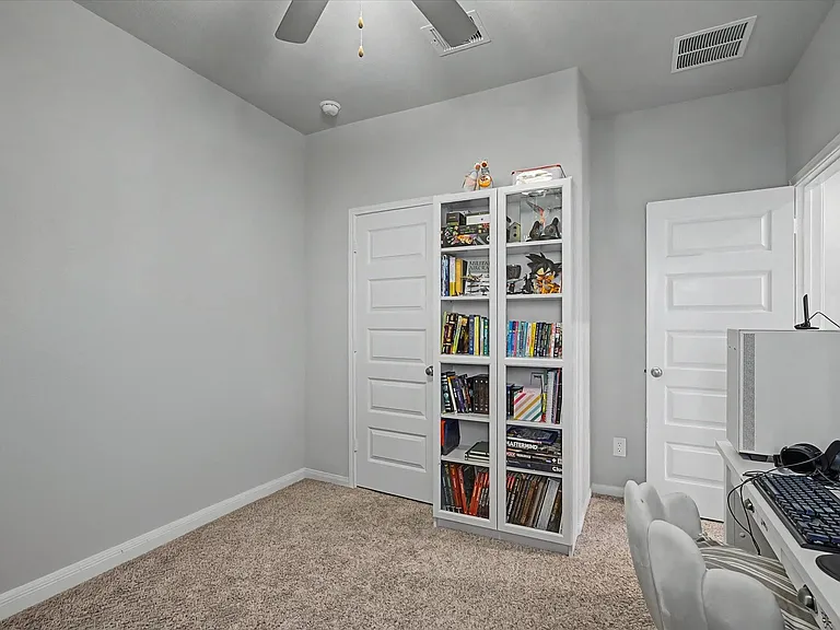 10842 Cliffs View Dr — Photo 31