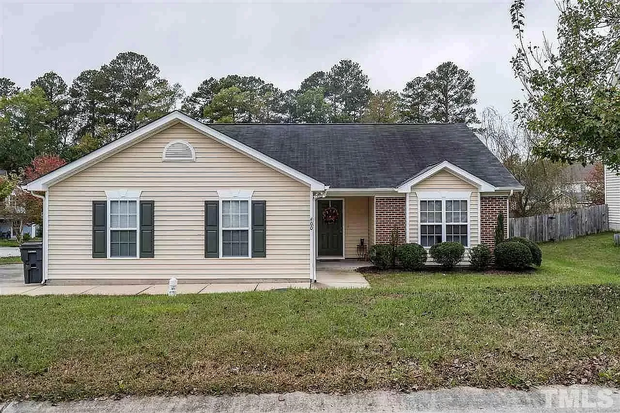 3 bed, 1427 sqft, $2,000 — Photo 1