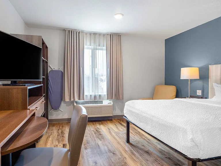 Studio Suite - 1 Queen Bed