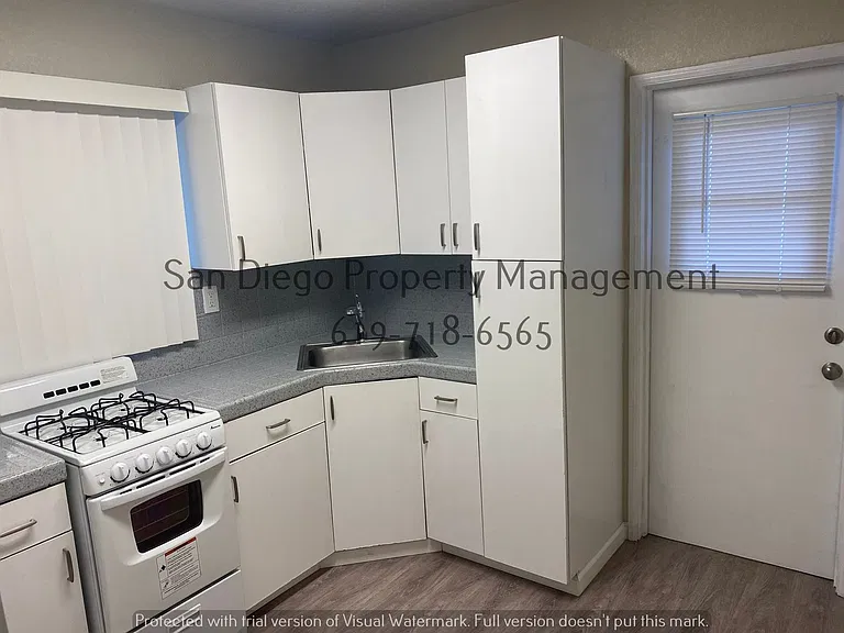 2073-2081 Bacon St — Photo 10