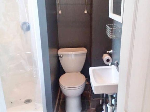 5th image of 2213 W Belden Ave #2F