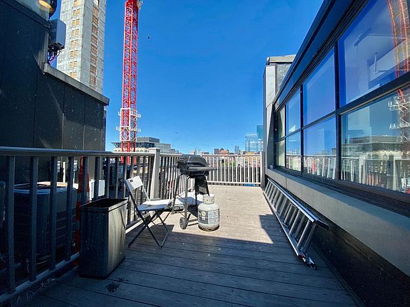 5th image of 1136 Boylston St #701