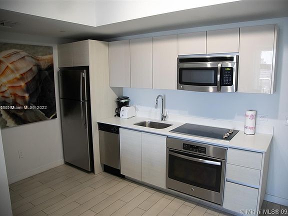 4th image of 2602 E Hallandale Beach Blvd #R905