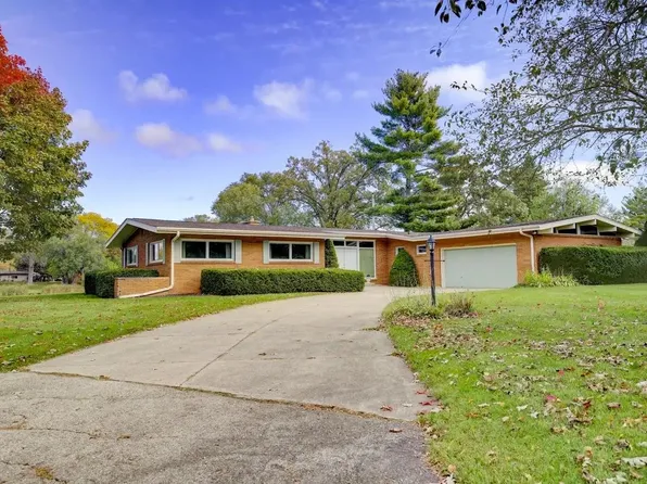 6518 Chestnut Dr, Windsor, WI 53598