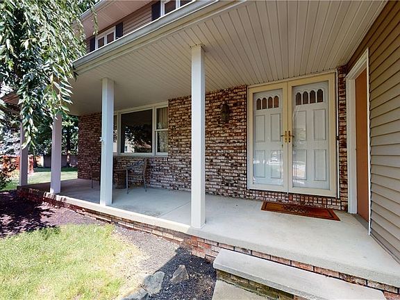 3rd image of 6839 Paula Dr