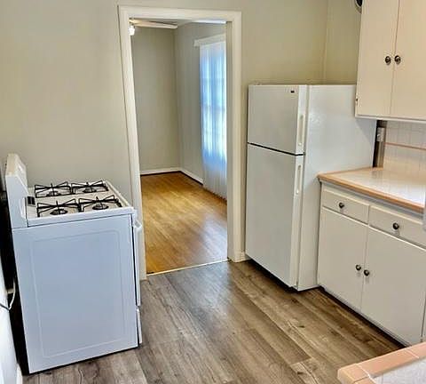 5th image of 2233 N St #205