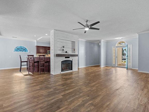 4th image of 1544 Heathmuir Dr.