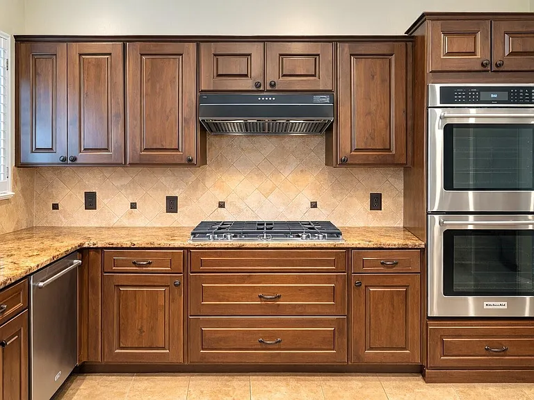 18310 Spellbrook Dr — Photo 38