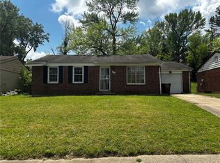736 Brotherton Ln, Saint Louis, MO 63135
