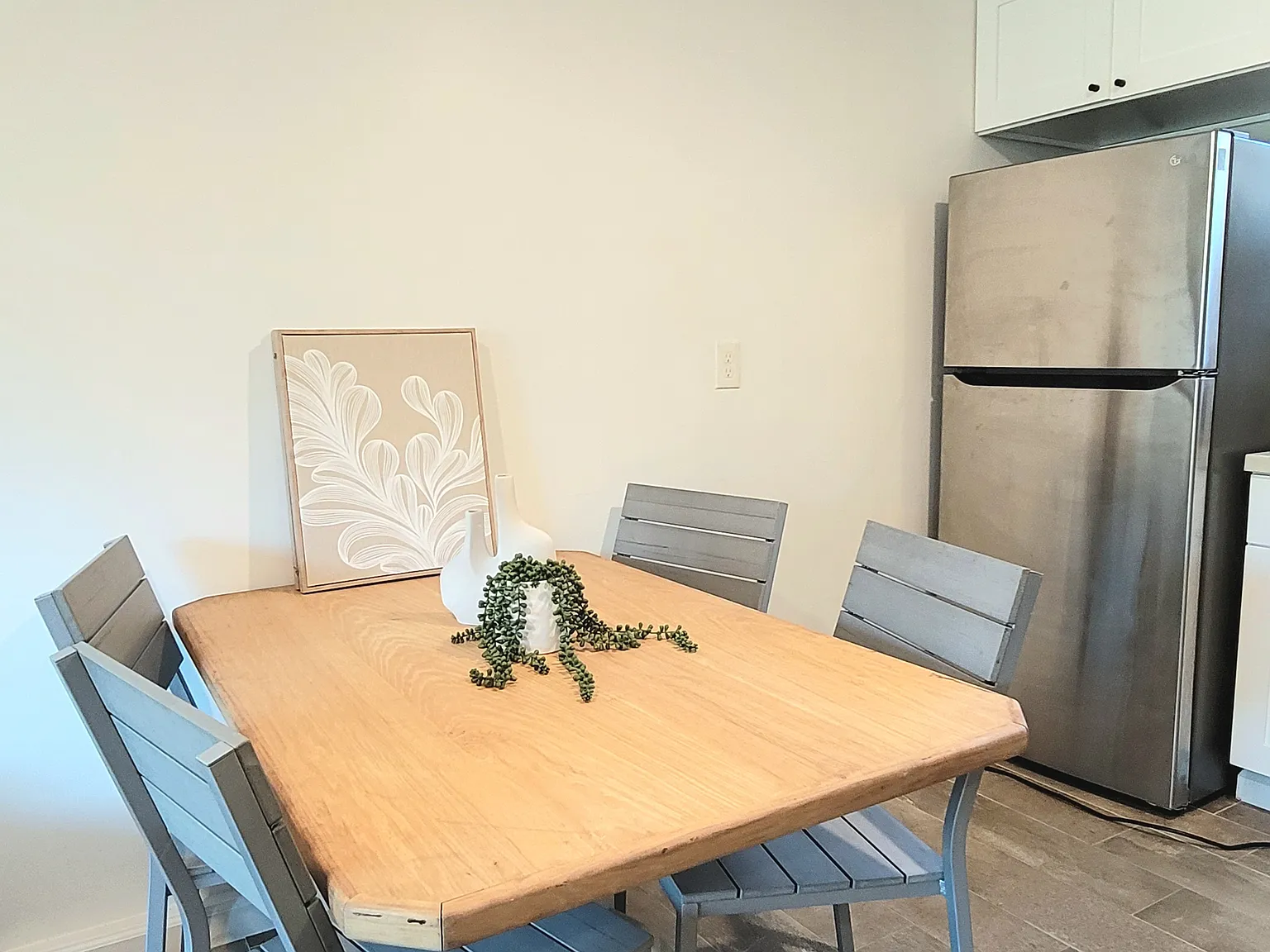 3 bed, 1200 sqft, $4,800 — Photo 2