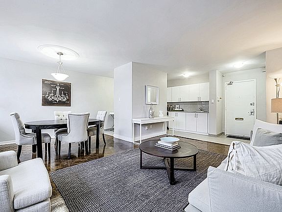 5th image of 6020 Bathurst St #1521730